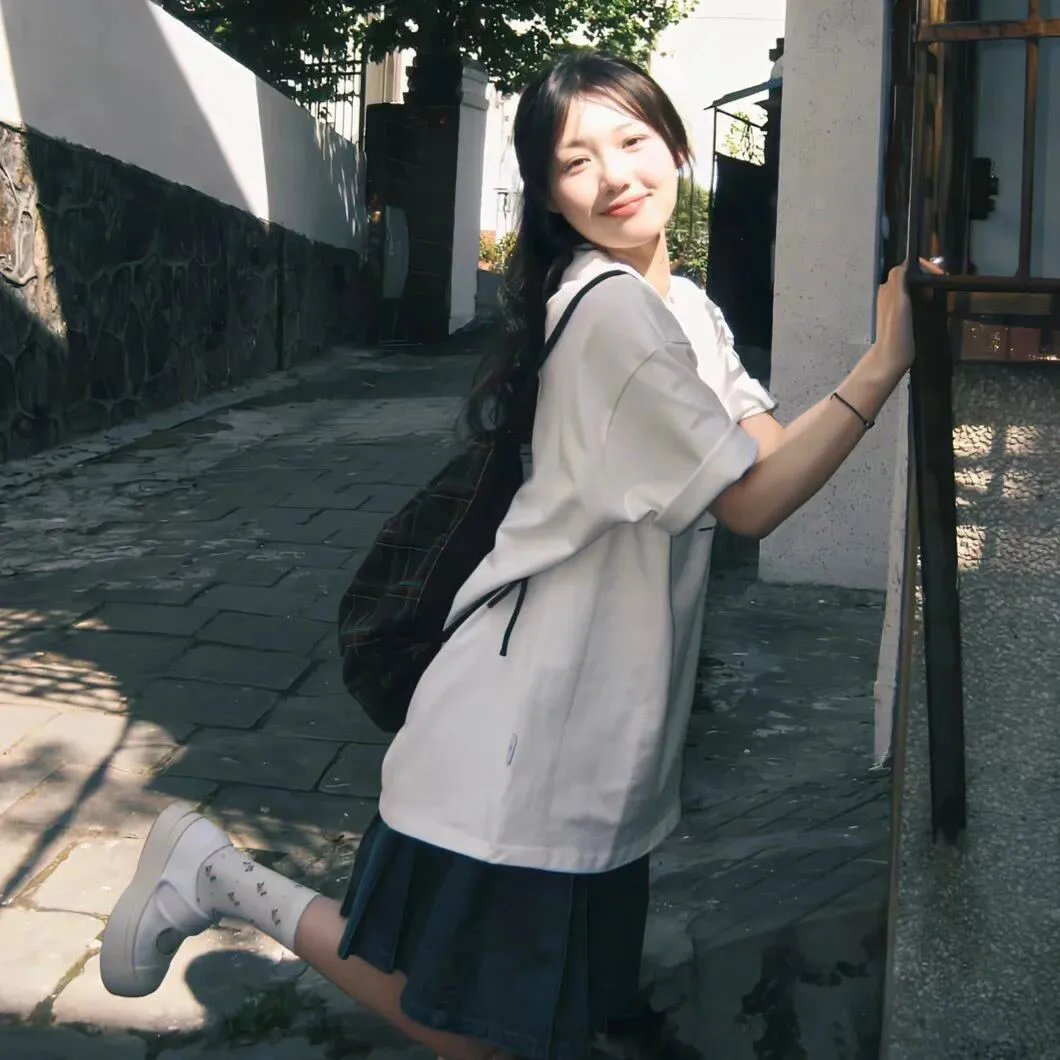 踉跄女孩